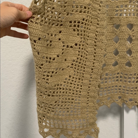 Y2K Crochet Tan Sleeveless Cardigan - Picture 4 of 7